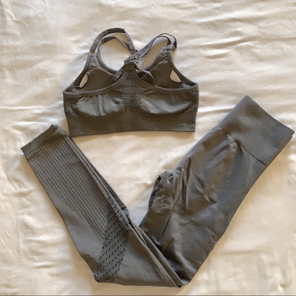 Sale 🌟 Gray 2pcs workout seamless sets - Picture 3 of 4